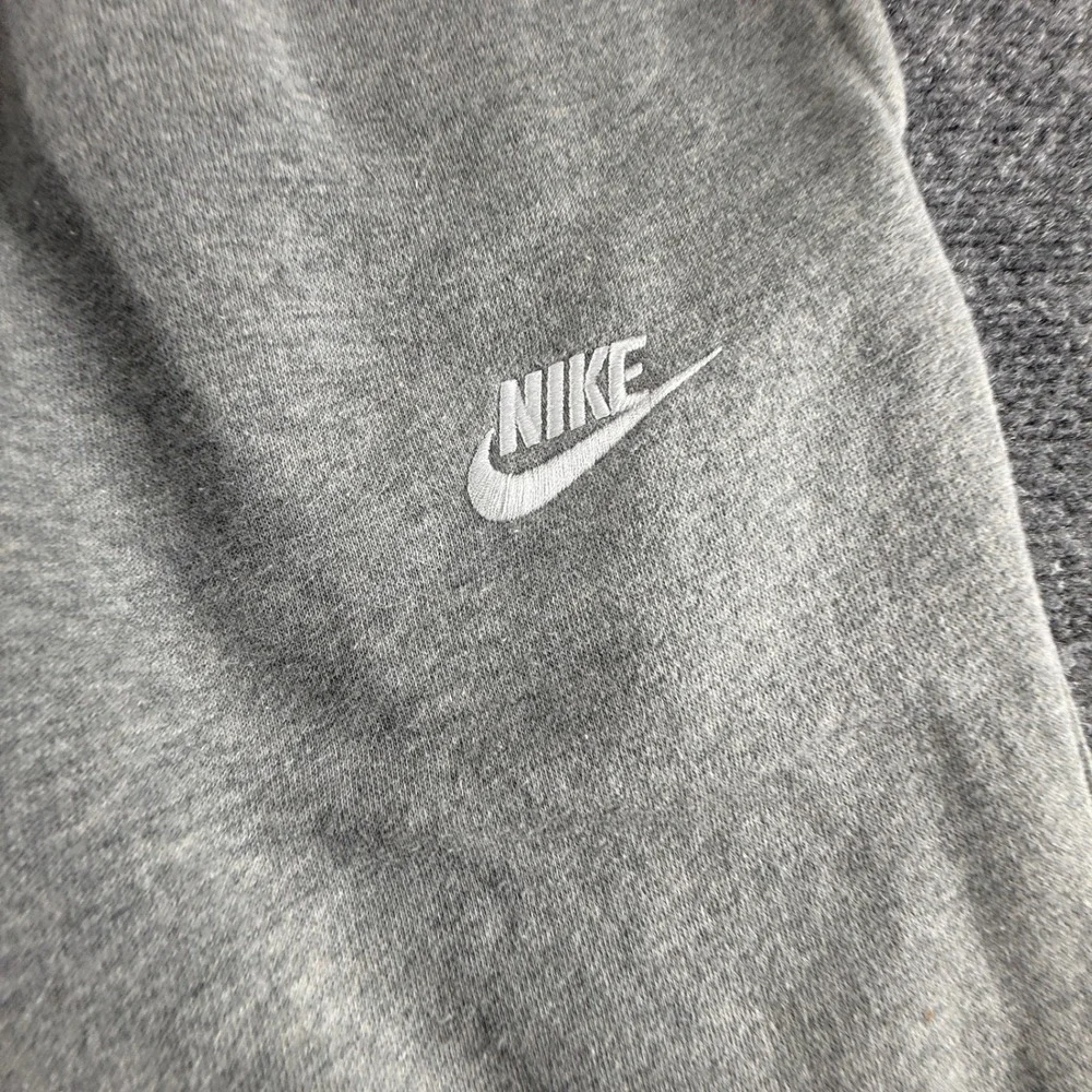Nike sportswear club